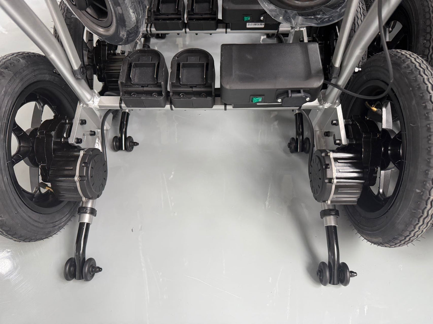 MN-LD3-B Carbon Fiber and Aluminum Frame Ultra Light Weight Electric Wheelchair