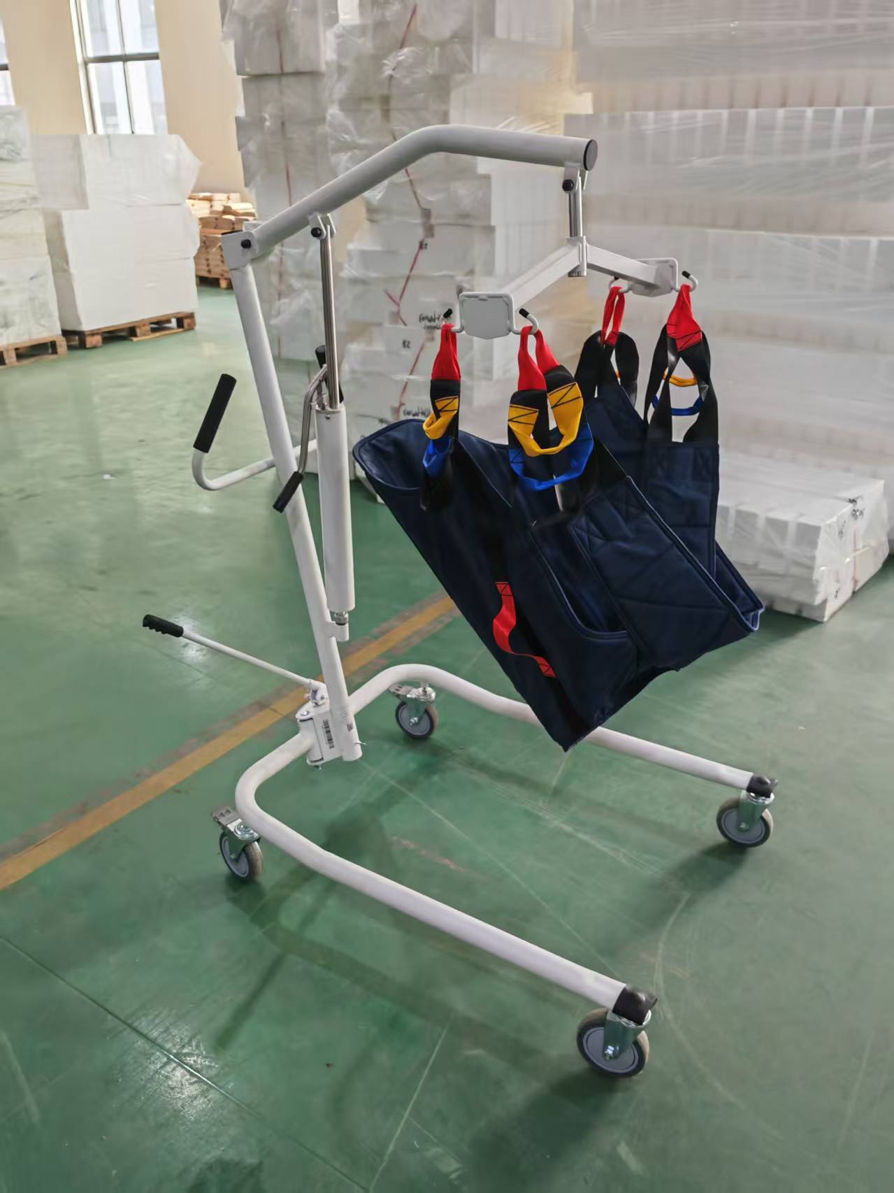 MY105C Rehabilitation Manual Hydraulic Patient Lift Patient Hoist Machine Crane for Disabled Paraplegic