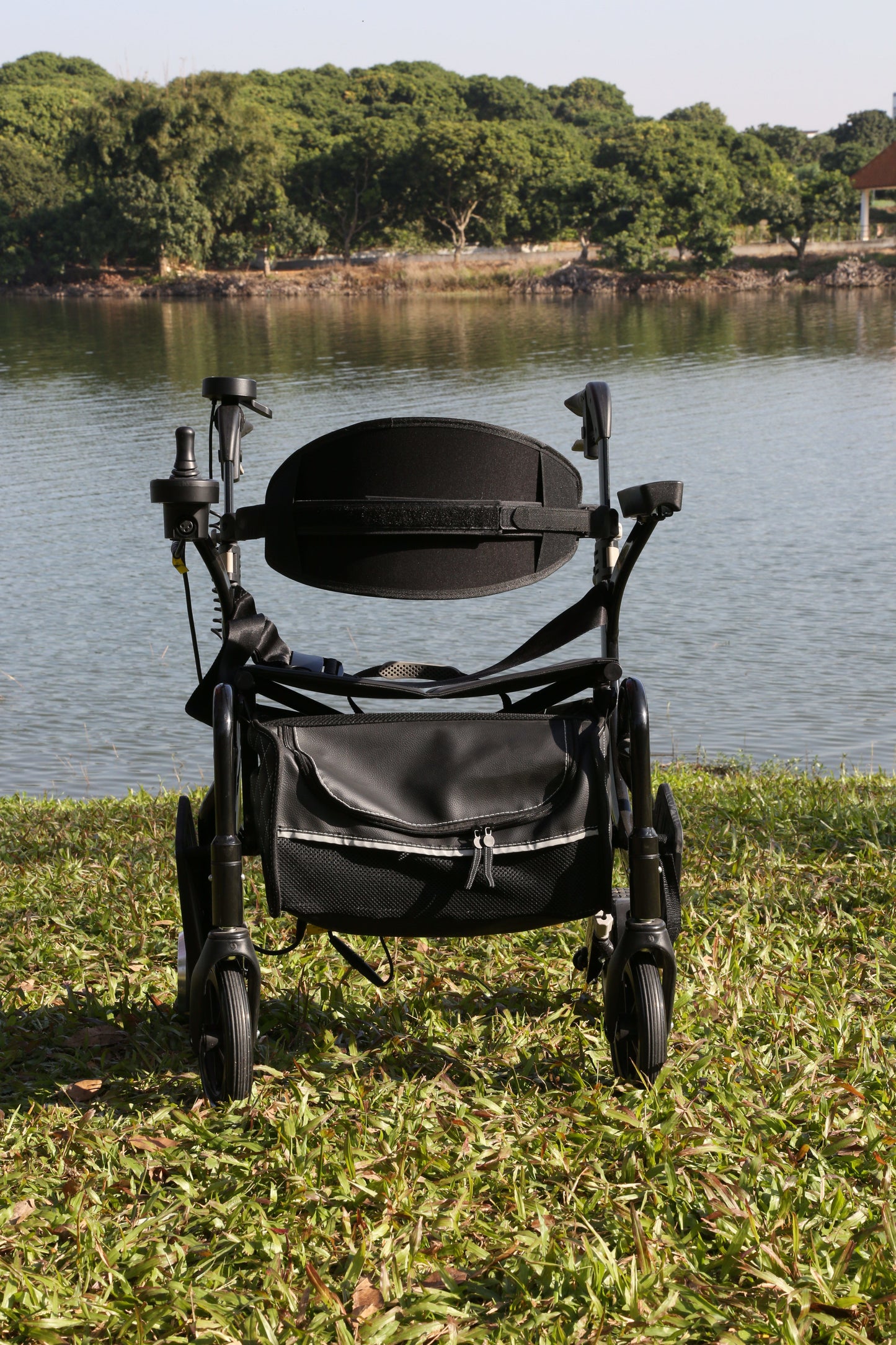 MUNIU MN8869 Ultra Light Electric Walker Rollator for the elderly Seniors