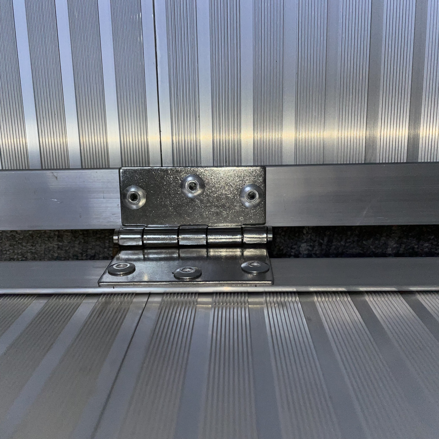 MN2200 Heavy Duty Aluminum Alloy Foldable Wheelchair Ramp