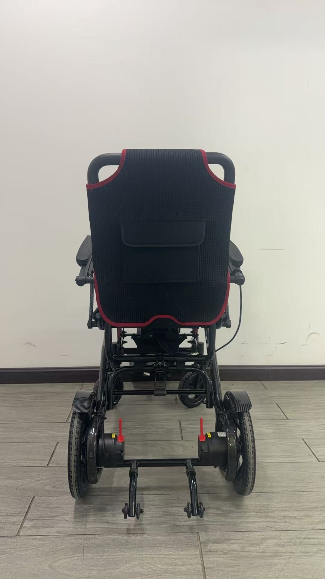 MN04 Lightweight Semi Carbon Fiber Aluminum Alloy Electric Wheelchair