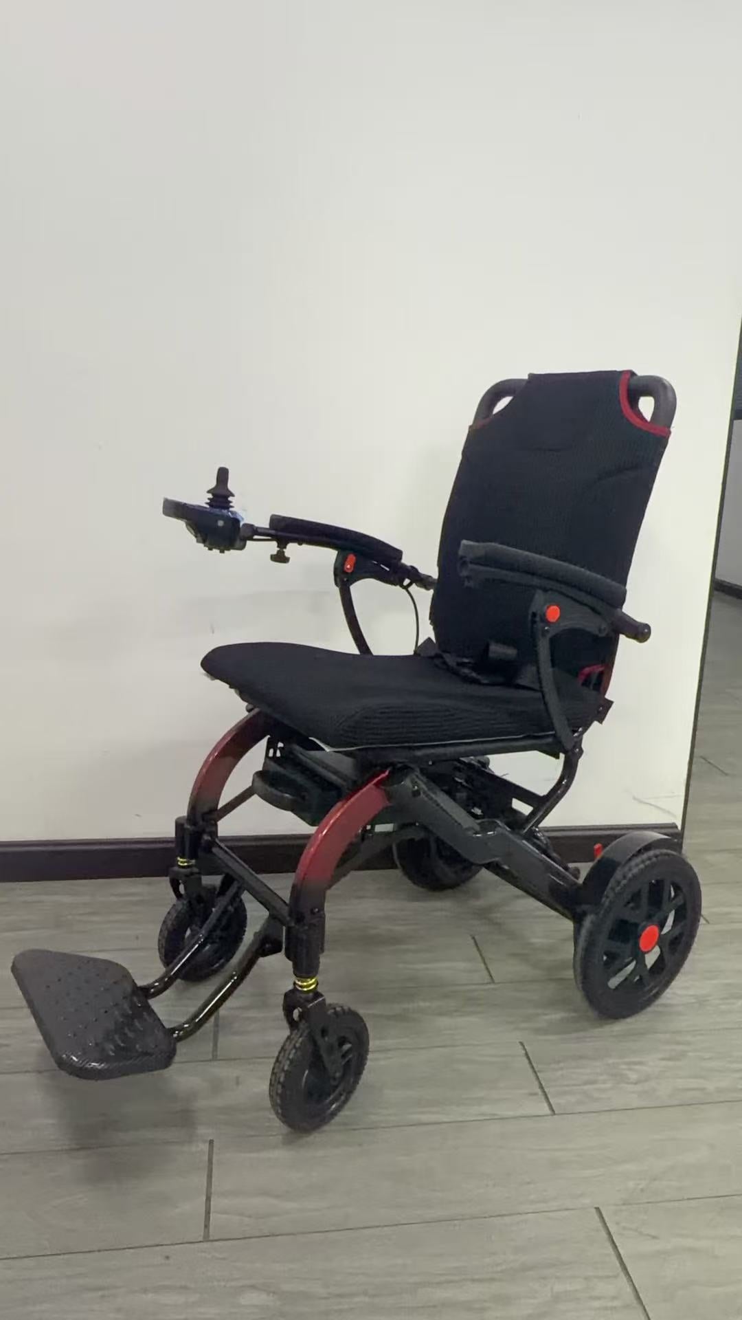 MN04 Lightweight Semi Carbon Fiber Aluminum Alloy Electric Wheelchair