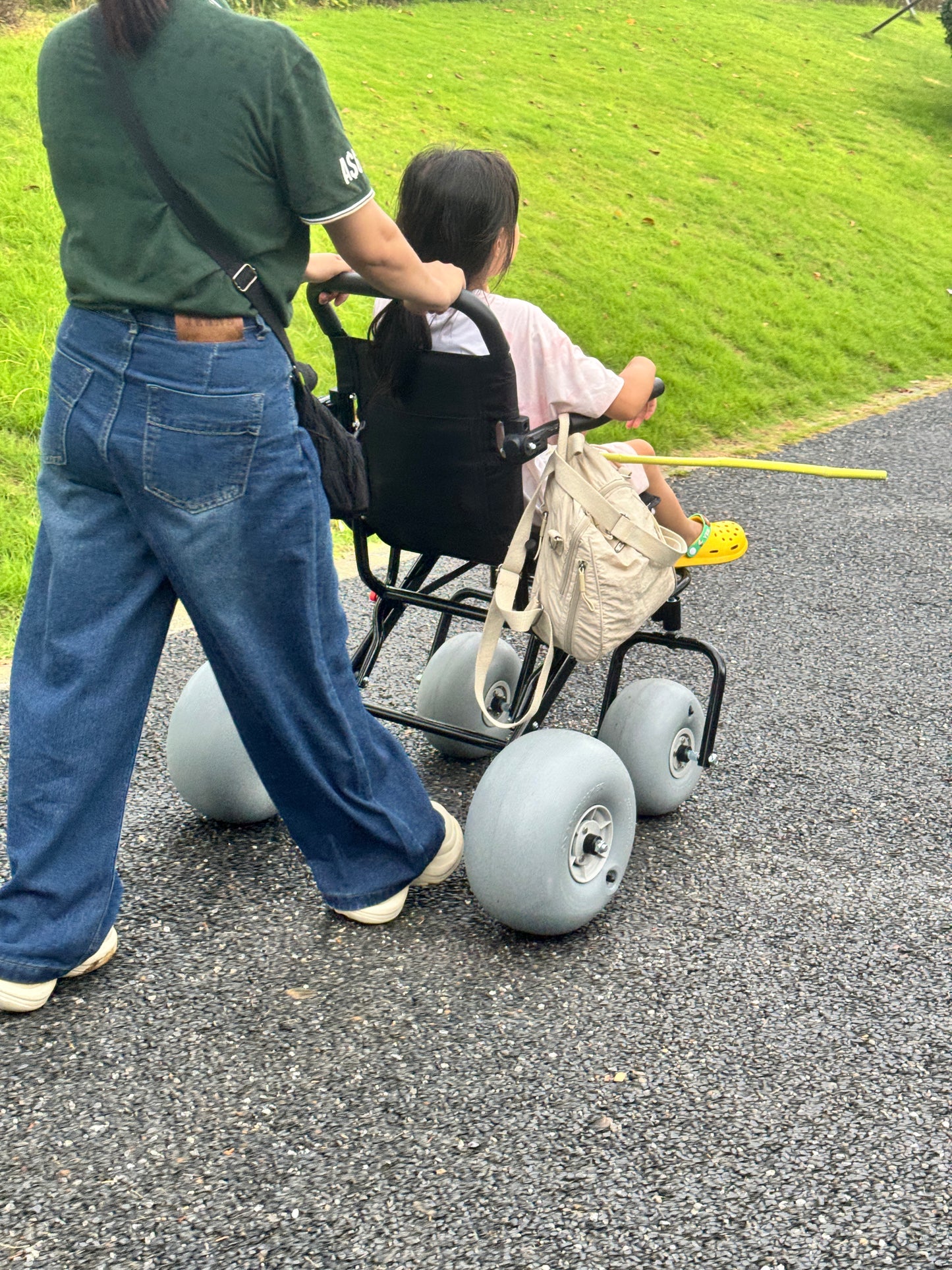 MN-BW04 Off Road Lightweight Foldable Beach Wheel chair All Terrain Disabled Beach Wheelchair For Sand