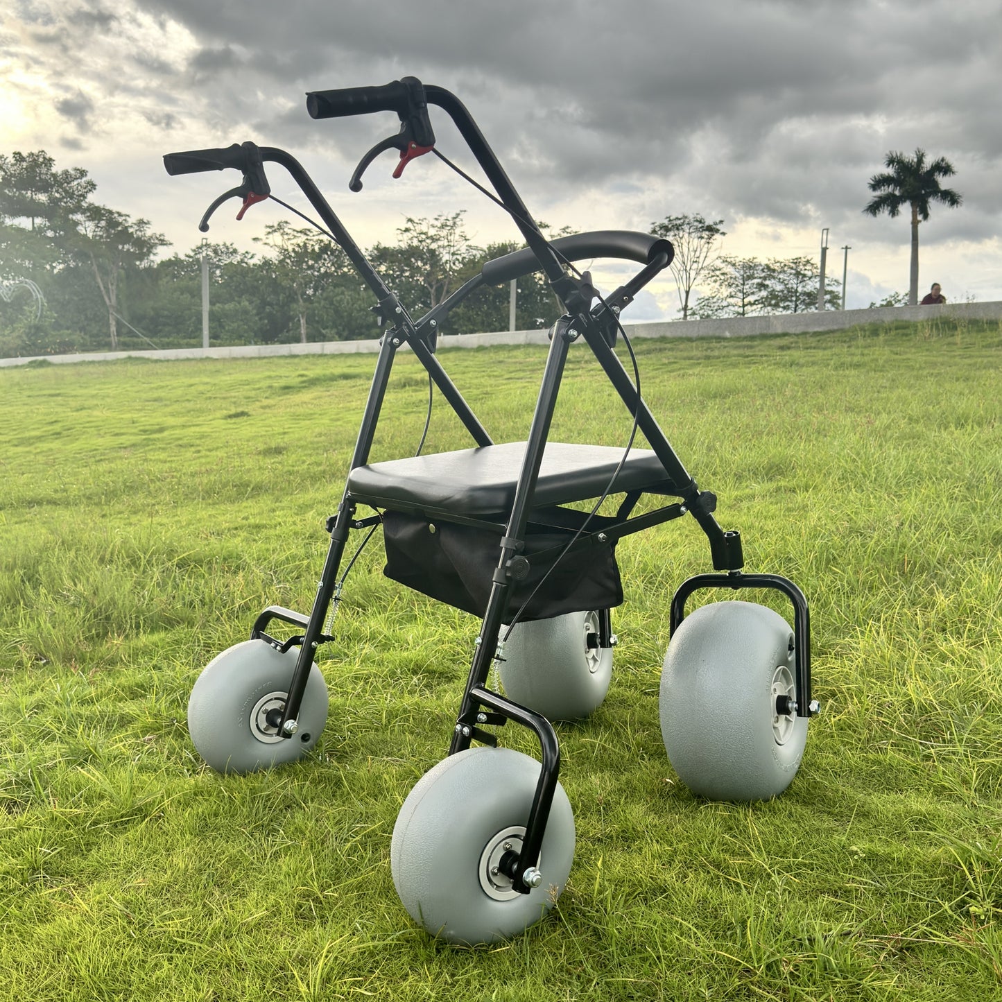 MN-ST04 All Terrain Aluminum Beach Rollator for Sand Beach Walker Rollator Conversion Kit