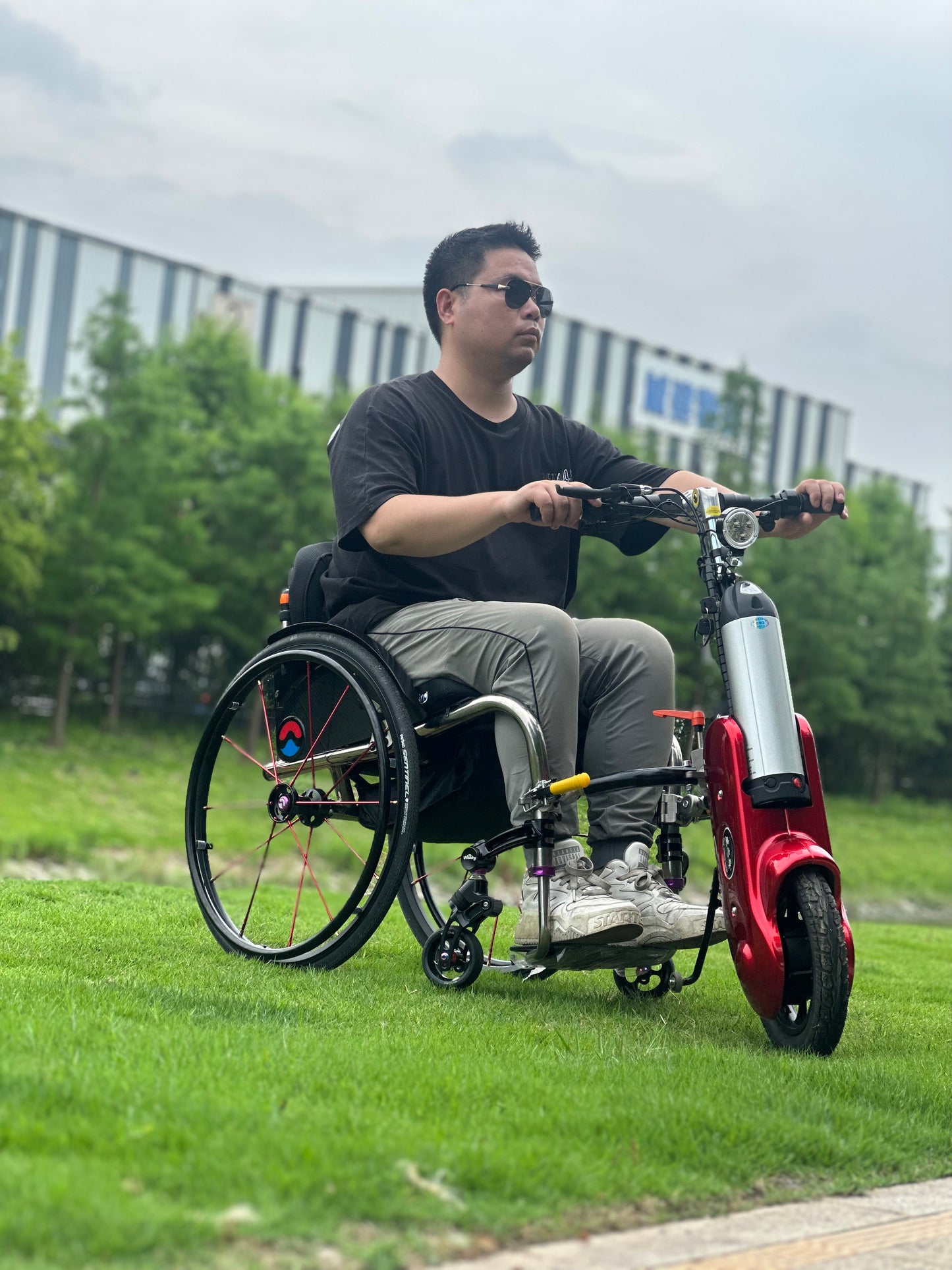 MP-Q1 400W Electric Handcycle Wheelchair Attachment Wheelchair Handbike Conversion Kit